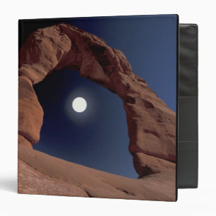 NA, USA, Utah, Arches National Park. Delicate Binder