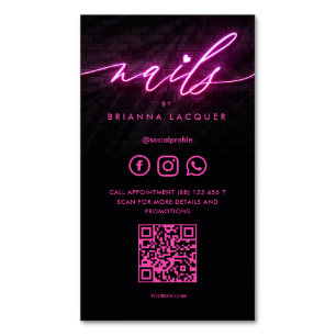 Nail Tech Manicurist Nail Artist Pink Modern Magnetic Business Card