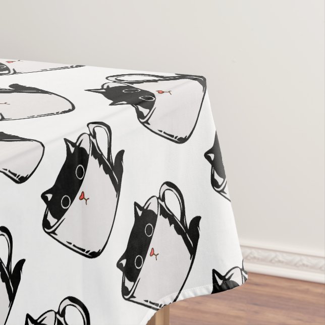 Nappe Chaton noir avec nez rouge caché dans une tasse (In Situ)