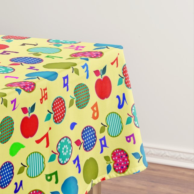 Nappe en coton alphabet assyrien, 52"x70" (In Situ)