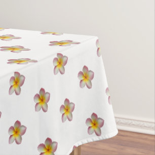 Nappe Fleurs de Plumeria roses élégantes sur fond blanc