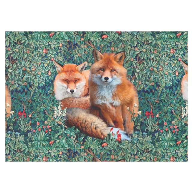 NAPPE FOXES ROUGES PARMI LA VERDURE, LE FOLIAGE ET LES F (Devant (Horizontal))