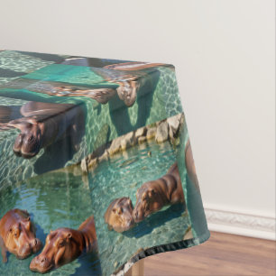 Nappe Les hippopotames en jeu : Un paradis d'étang