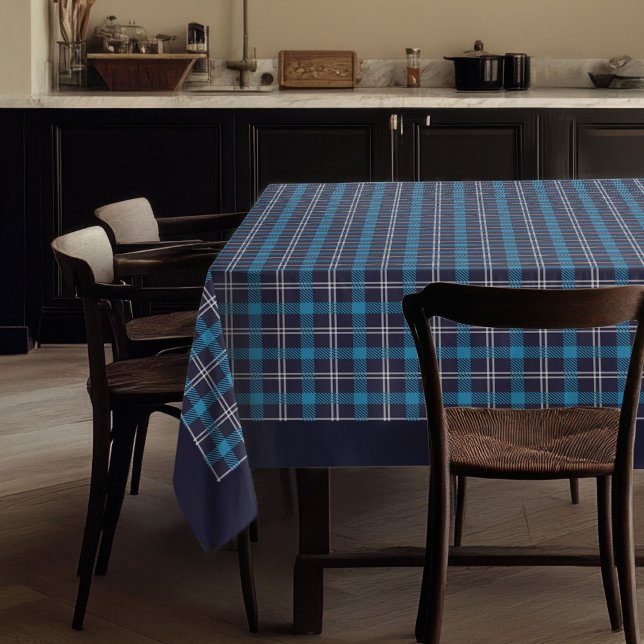 Nappe marine et bleu plaid pour le style de ferme (Navy and Blue Plaid Tablecloth for Farmhouse Style Dining)