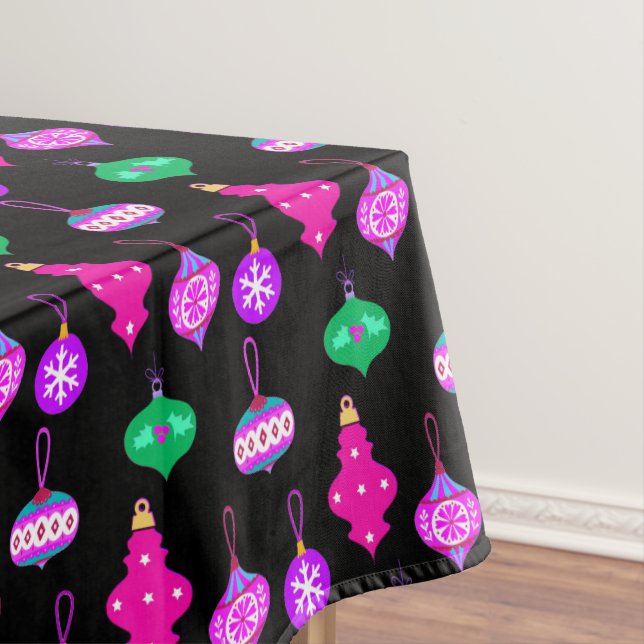 Nappe Motif d'ornement antique en rose, Turquoise et noi (In Situ)