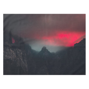 Nappe Nuages brûlants, brouillard et montagnes