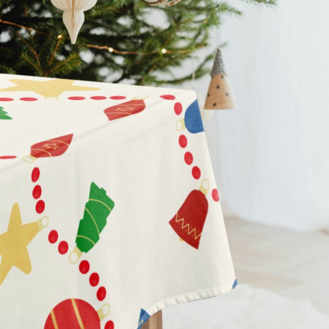 Nappe Ornements de Noël Rouge Rouge Or Bleu (Trendy retro Christmas tablecloth with vintage Christmas ornaments and red beaded garland)