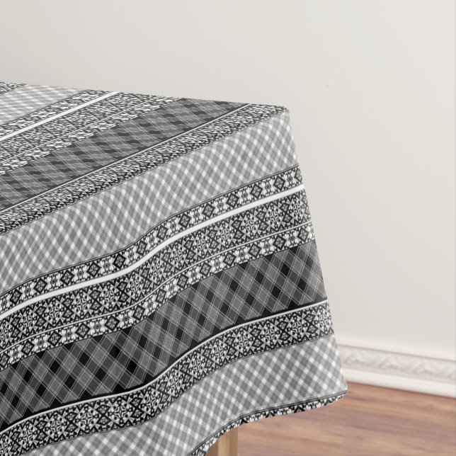 Nappe Patchwork rayé noir et blanc avec dentelle (In Situ)