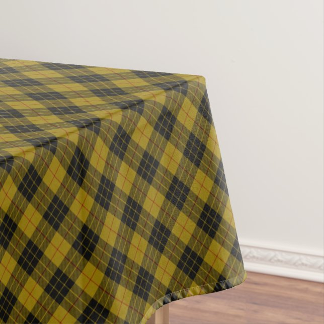 Nappe Plaque noire jaune tartan MacLeod (In Situ)