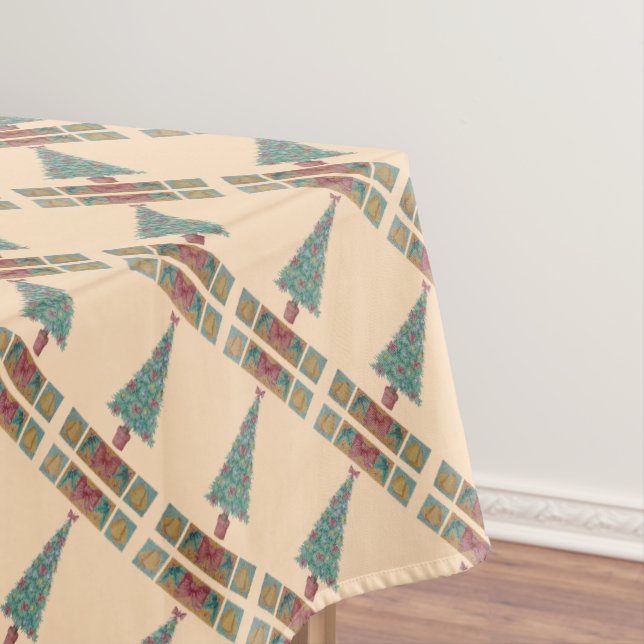 Nappe rangées diagonales d'arbres décorés pour noël (In Situ)