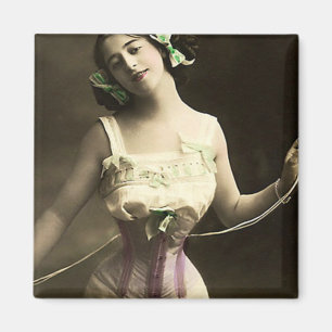 Narrowing Her Waist Magnet