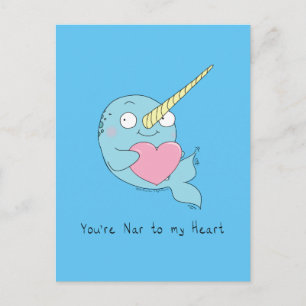 Narwhal avec carte postale d'amour du coeur