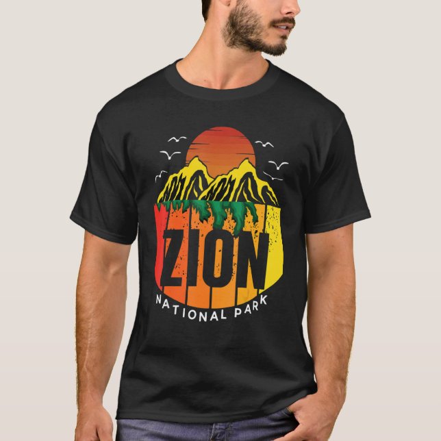 National Park Souvenir Utah Zion Hiking Nature Cam T-Shirt (Front)