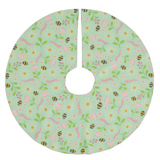 Nature inspired blooms and critters brushed polyester tree skirt