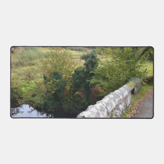 nature way of impersonating animals desk mat (Front)