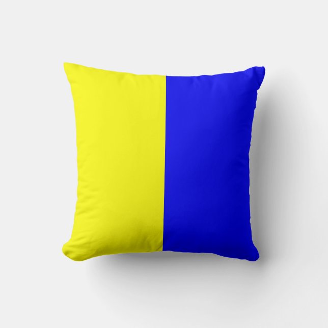 Nautical Flag Signal Letter K Throw Pillow (Front)