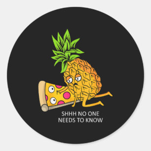 Ne Belongs On Zza Lover Funny Food Pun  Classic Round Sticker