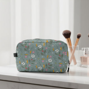 Necessaire for children with flower print. dopp kit