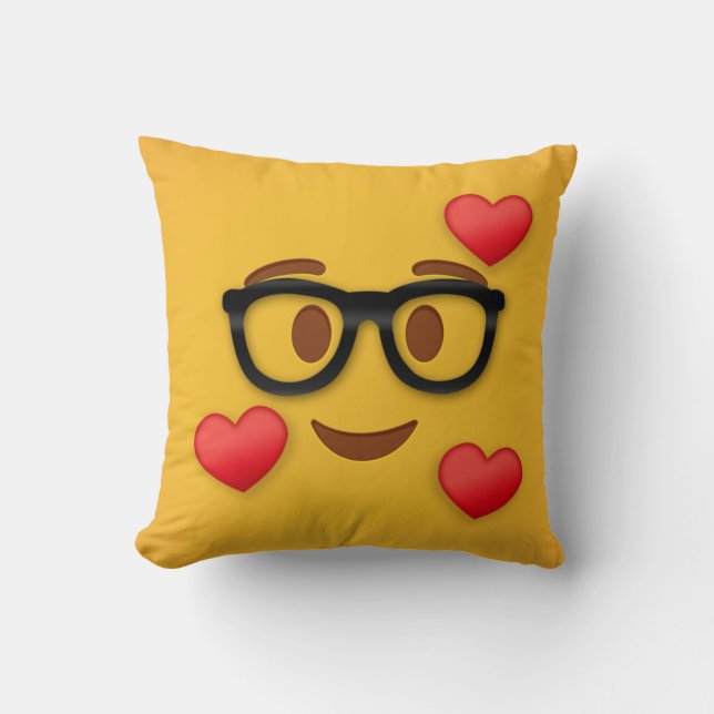 Nerd emoji with heart round pillow (Front)
