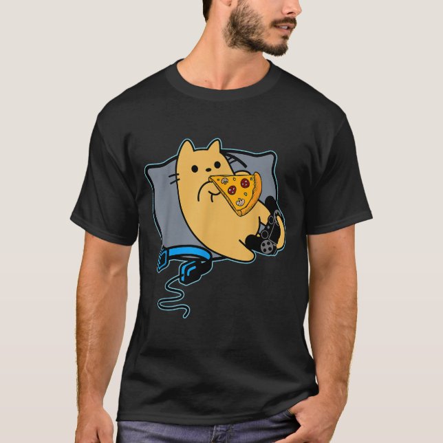 Nerdy Zza Eating Gamer Cat Game Paused  T-Shirt (Front)