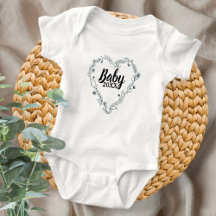 Neutral  announce the pregnancy with the body