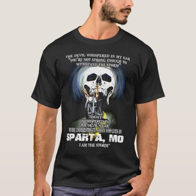 Never underestimate a SPARTA MO Man T-Shirt (Front)