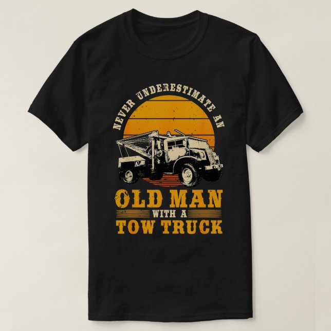 Never Underestimate An Old Man  T-Shirt (Design Front)