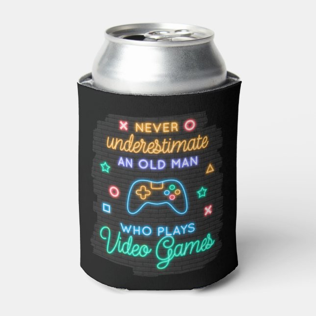 Never Underestimate an Old Man Who is a Gamer Can Cooler (Can Front)