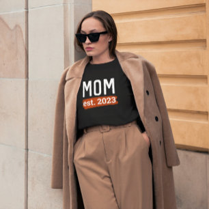 New Mom - est.2020 T-Shirt