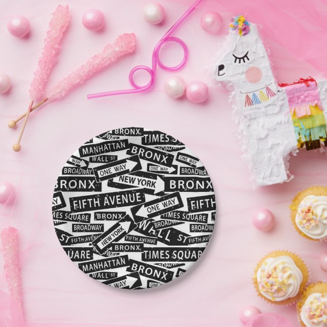 New York Street Names, Famous Places in NYC Paper Plate (Party)