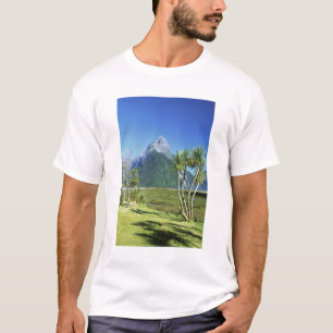New Zealand, South Island, Mitre Peak, T-Shirt