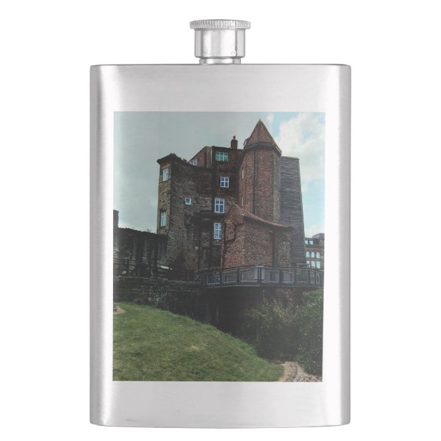 Newcastle castle hip flask (Front)