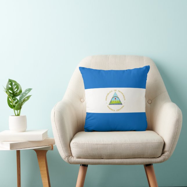 Nicaragua flag throw pillow (Chair)