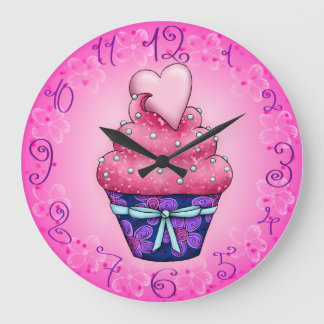 Niedlicher rosa Cupcake mit Herz Large Clock