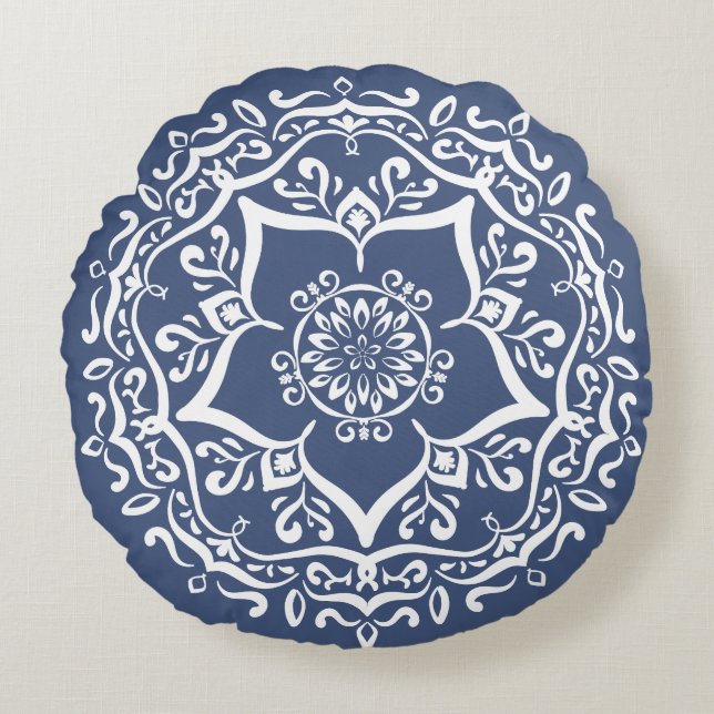 Night Mandala Round Pillow (Front)