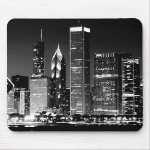 Night view of Chicago's famous cityscape Mouse Pad