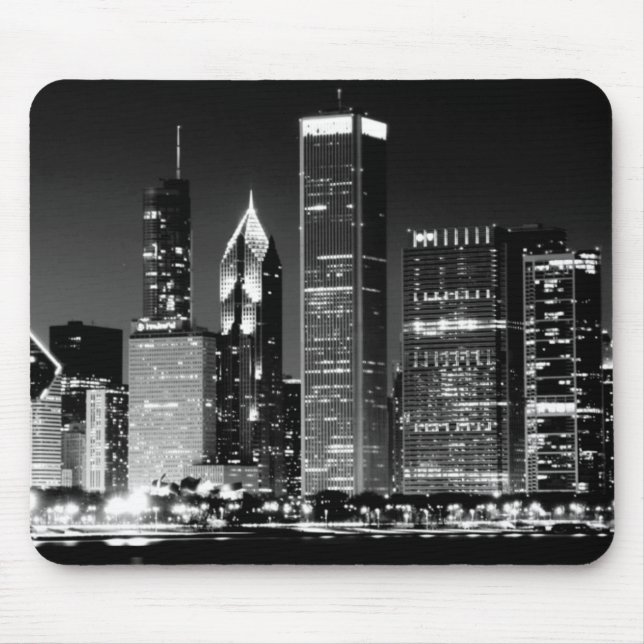 Night view of Chicago's famous cityscape Mouse Pad (Front)