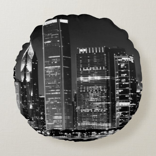 Night view of Chicago's famous cityscape Round Pillow (Front)