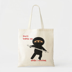 Ninja avec le sac de crochet de crochet