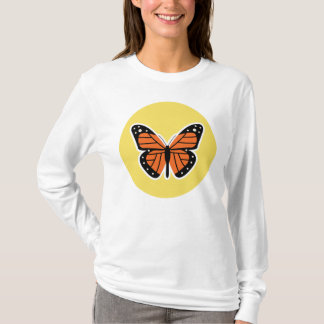 No human is illegal - immigrant justice now  T-Shirt