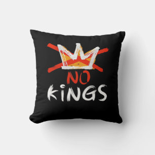 No King Funny Quote Anti Tyranny Retro Design Throw Pillow