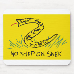 No Step on Snek Gadsden Flag Mouse Pad
