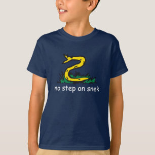 No step on snek memes Gadsden parody SnekRight T-Shirt