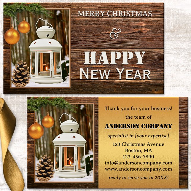 Noël Merci de bureau de Noël Carte de visite (Business card showing a candle lit lantern with pine cone and golden Christmas balls on rustic wood)