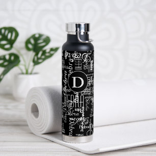 Nom de la bouteille d'eau noire et blanche / Monog