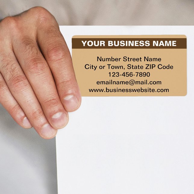 Nom de l'entreprise en surbrillance sur un envoi m (Light brown shipping label with your highlighted business name)