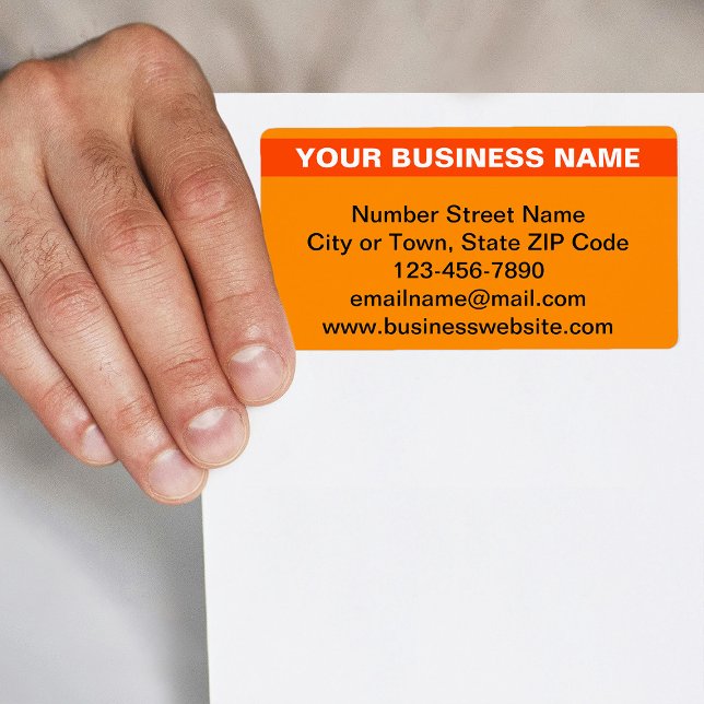 Nom de l'entreprise mis en évidence sur une étique (Orange shipping label with your highlighted business name)