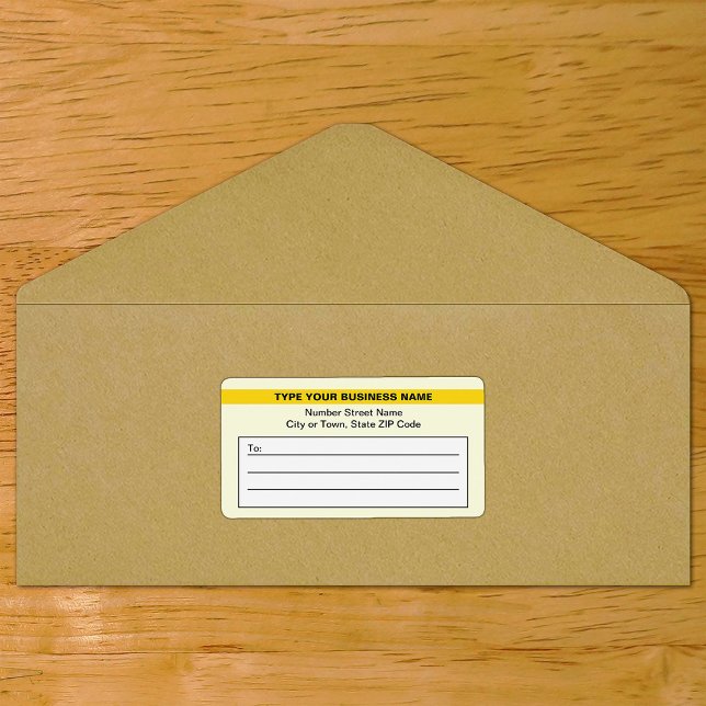 Nom de marque en surbrillance sur le Étiquette d'e (Yellow shipping label with your highlighted brand on envelope)
