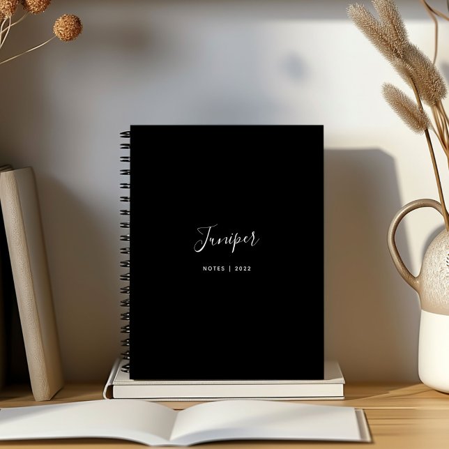 Nom de script noir Carnet minimal moderne (Personalized script name black notebook.)