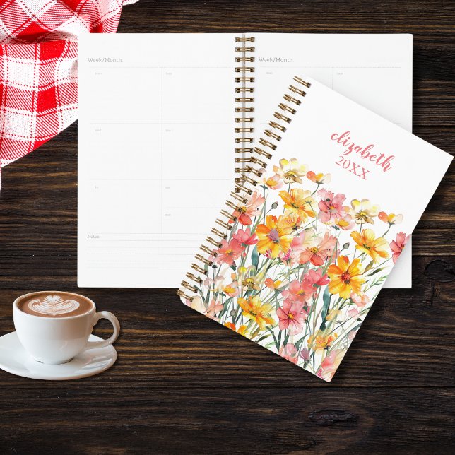 Nom du monogramme Fleur sauvage rose jaune Floral (Monogrammed name initials pink and yellow wildflowers floral yearly planner)